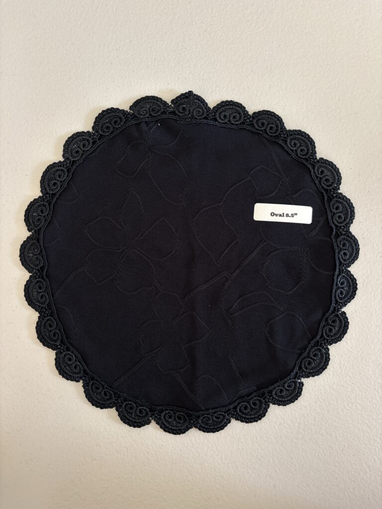 Embroidered Flower Knit, Oval 8.5”