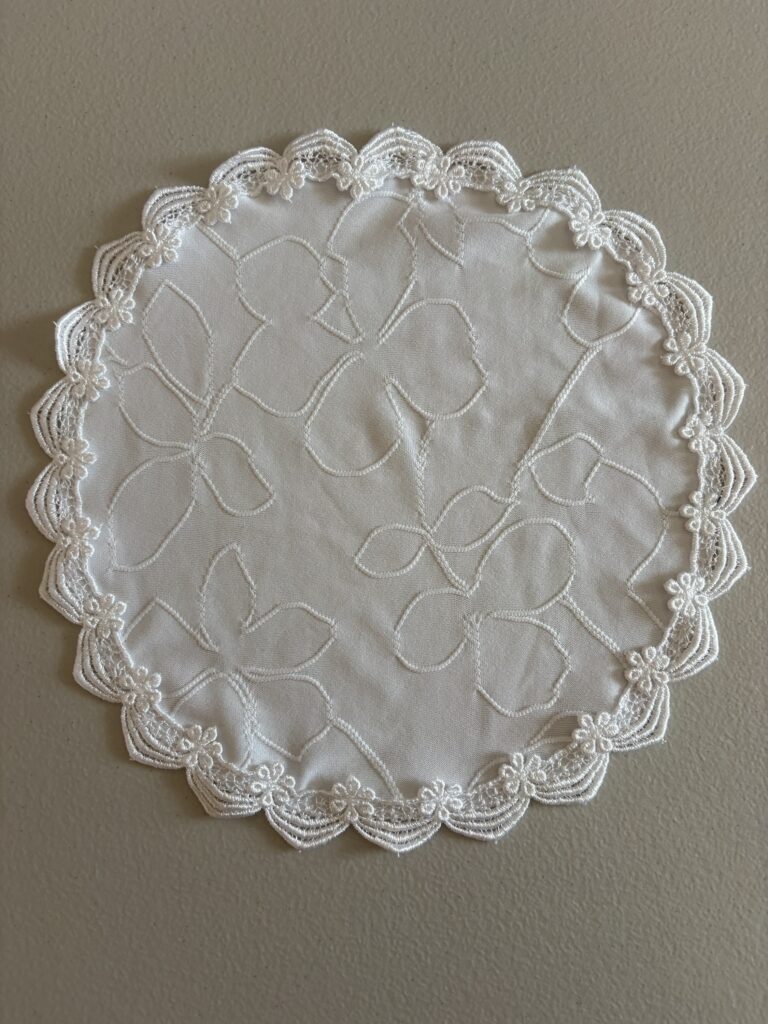 Embroidered Flower Knit, 8.5” Oval